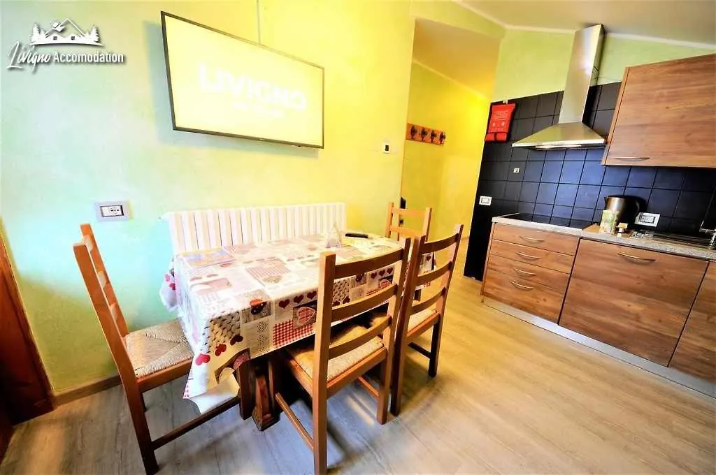 Residence Casa Longa By Livigno Accomodation Apartment