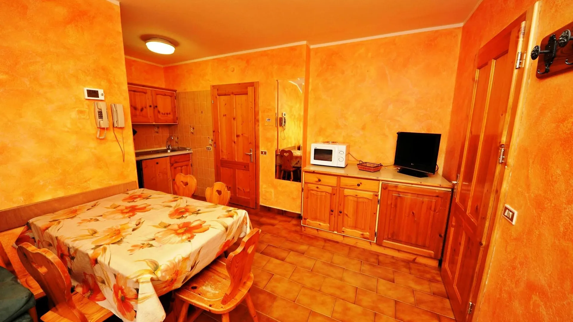 Residence Casa Longa By Livigno Accomodation